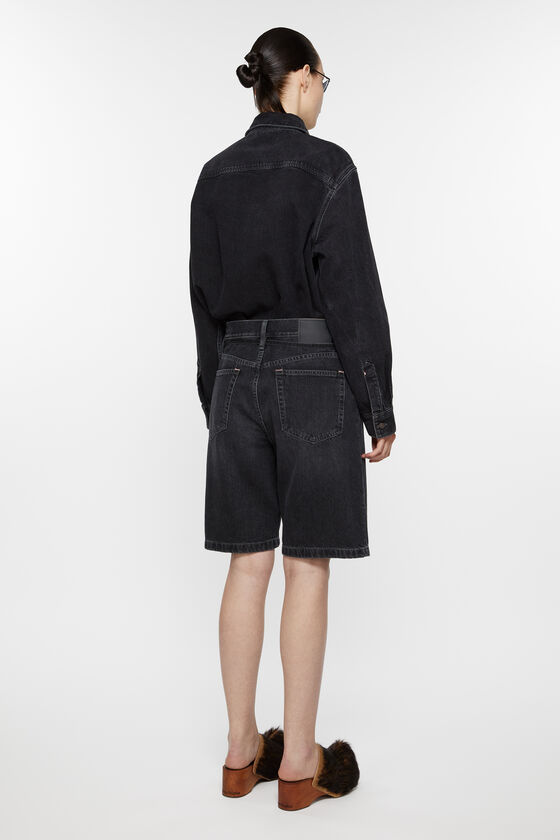 (image for) Performance-Driven Loose fit denim shorts